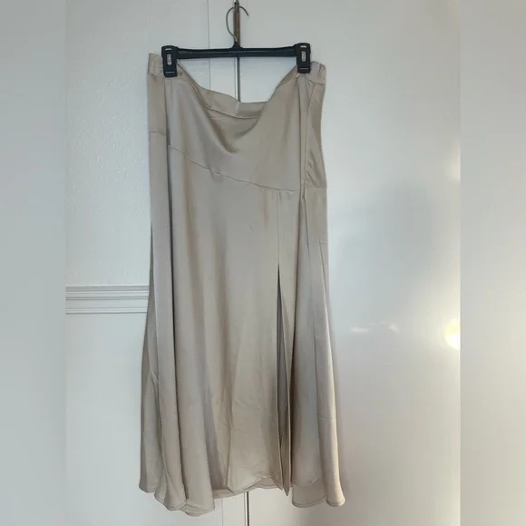 Banana Republic Cream Midi Skirt with Asymmetrical Slit size 16 - Picture 3 of 9